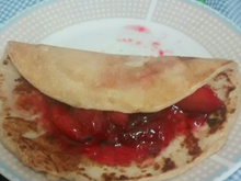 Panqueca sem ovo com recheio de ameixa