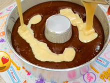 Despeje leite condensado no bolo cru para ter um resultado INCRÍVEL: meus filhos me pedem o tempo todo