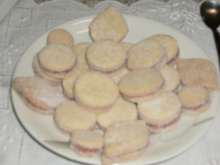 Bolachinhas amanteigadas com goiabada