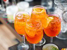 Aperol spritz: aprenda a fazer o drink da moda