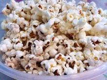 Pipoca de micro-ondas facílimo