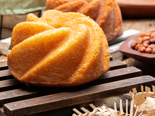 Bolo de fubá com castanha de caju