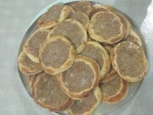 Esfiha aberta carne