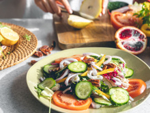 7 ingredientes que transformam qualquer salada simples em um prato de restaurante