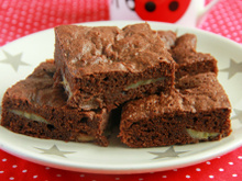 Brownie fit com 3 ingredientes: mate a vontade de comer doce com essa receita prática e saudável!