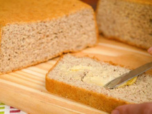 Pão sem farinha, sem leite e muito low carb com 3 ingredientes vai se tornar o seu lanche favorito!