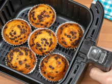 5 receitas na airfryer feitas em 15 minutos para encher a barriga sem encher a paciência