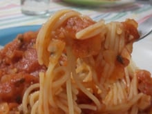 Molho de tomates em pedaços ao sugo