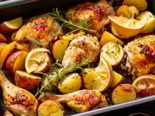 Coxas de frango ao estilo francês: receita farta e saborosa para o almoço ou jantar quando você quer impressionar!