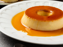 A calda do meu pudim sempre grudava no fundo da forma, mas agora me contaram no que estou errando e é muito simples de consertar!