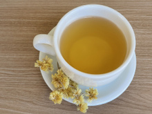 Nem camomila, nem erva-cidreira: o chá anti-inflamatório que ajuda a melhorar o sono e é fácil de fazer em casa