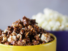 Pipoca com brigadeiro