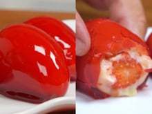 Como fazer a calda do morango do amor? O TudoGostoso ensina o passo a passo para não errar