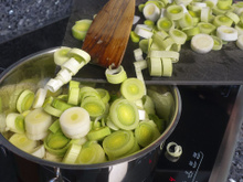 O melhor alho-poró refogado para receitas: como tornar este acompanhamento clássico verdadeiramente especial