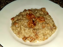 Risoto de queijo roquefort e nozes