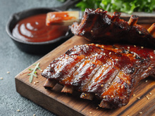 Molho barbecue básico fica pronto em 15 minutos: aprenda já a receita simples