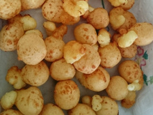 Pão de queijo frito