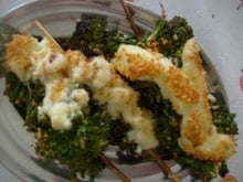 Espetinho de brócolis com catupiry
