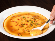 Nem frito, nem mexido: é assim que se faz ovo na China; receita que viralizou tem textura de pudim e fica pronta em 10 minutos