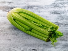 Os "vegetais do imperador", como são chamados na China, muitas vezes são recebidos com desgosto pelos brasileiros porque eles não sabem como comê-los de forma saborosa!