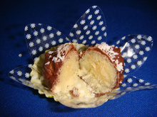 Bombom de coco com recheio de castanha facil