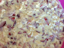 Sobremesa de merengues com morangos