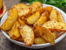 Batata canoa crocante e bem temperada para comer vendo jogo