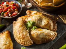 Pastel de forno com recheio de ricota com legumes: como fazer