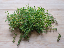 No chá ou no tempero: tomilho é uma plantinha cheia de benefícios para a saúde, veja como consumir