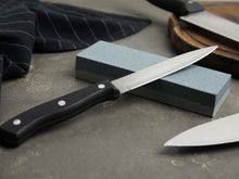 Como afiar e amolar faca em casa: confira 5 alternativas práticas