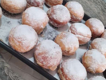 Sonho assado de doce de leite