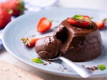 Receita de mousse de chocolate é saudável, não vai ao fogo e leva só dois ingredientes