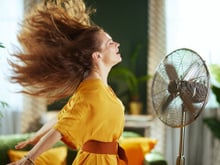 O truque simples de um arquiteto para o ventilador refrescar como um ar-condicionado