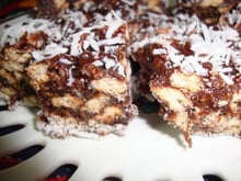 Palha italiana com coco e passas