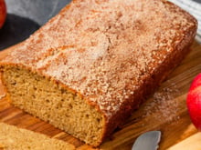 Bolo de maçã com canela sem glúten e sem lactose