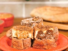 Aqui em casa comemos essa RABANADA RECHEADA durante todo o mês de dezembro e a receita é bem fácil