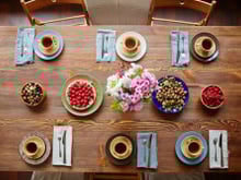 Decoração para o Dia das Mães: mesa de café da manhã e almoço