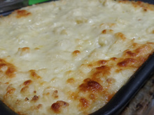 Gratinado de frango com milho e batata: receita completa em uma travessa