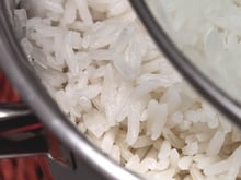 Dani García, chef: “A cebola pode ser adicionada ao arroz, o problema é deixá-la mal cozida e com água.”