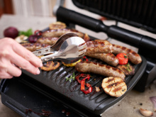 Sanduicheira elétrica: 4 usos criativos que vão além do clássico misto quente