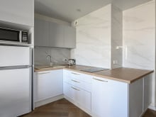 Designers de interiores concordam: "Eletrodomésticos brancos envelhecem tão mal quanto cozinhas coloridas."
