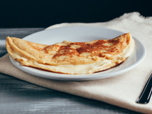 Pãozinho de tapioca de 4 ingredientes fica pronto em só 10 minutos e nem precisa ir ao forno, ideal para um café da manhã rápido