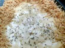 Fricassê de frango com pão
