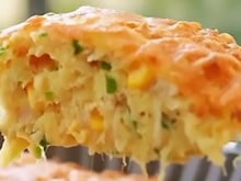 Nada de glúten: torta cremosa de frango proteica é a refeição saudável que vai salvar o cardápio da sua semana