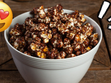 Eu fazia e dava errado, mas minha sogra me ensinou e agora sempre dá certo: a melhor pipoca de chocolate que existe