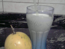 Vitamina de maracujá e sorvete de creme