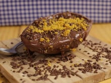 Receitas de ovo recheado para a Páscoa: tem com leite ninho, doce de leite, brigadeiro e muito mais!