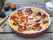 Aqui estão duas dicas que você precisa saber para fazer uma torta de ameixa sem que a fruta encharque a massa