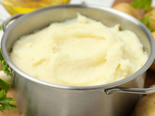 Um chef de 65 anos: "O purê de batatas mais cremoso é feito misturando 550g de batata com 250ml de leite e manteiga"