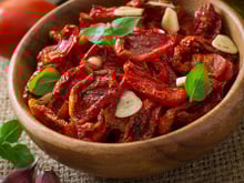 Tomate seco caseiro: confira a receita